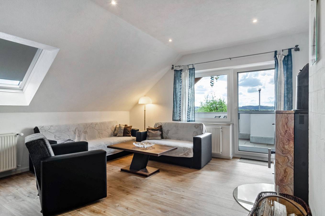 Ganze Wohnung, Ferienwohnung 'Laubbach' mit Balkon und Wi-Fi in Ostrach, Region Bodensee-Oberschwaben