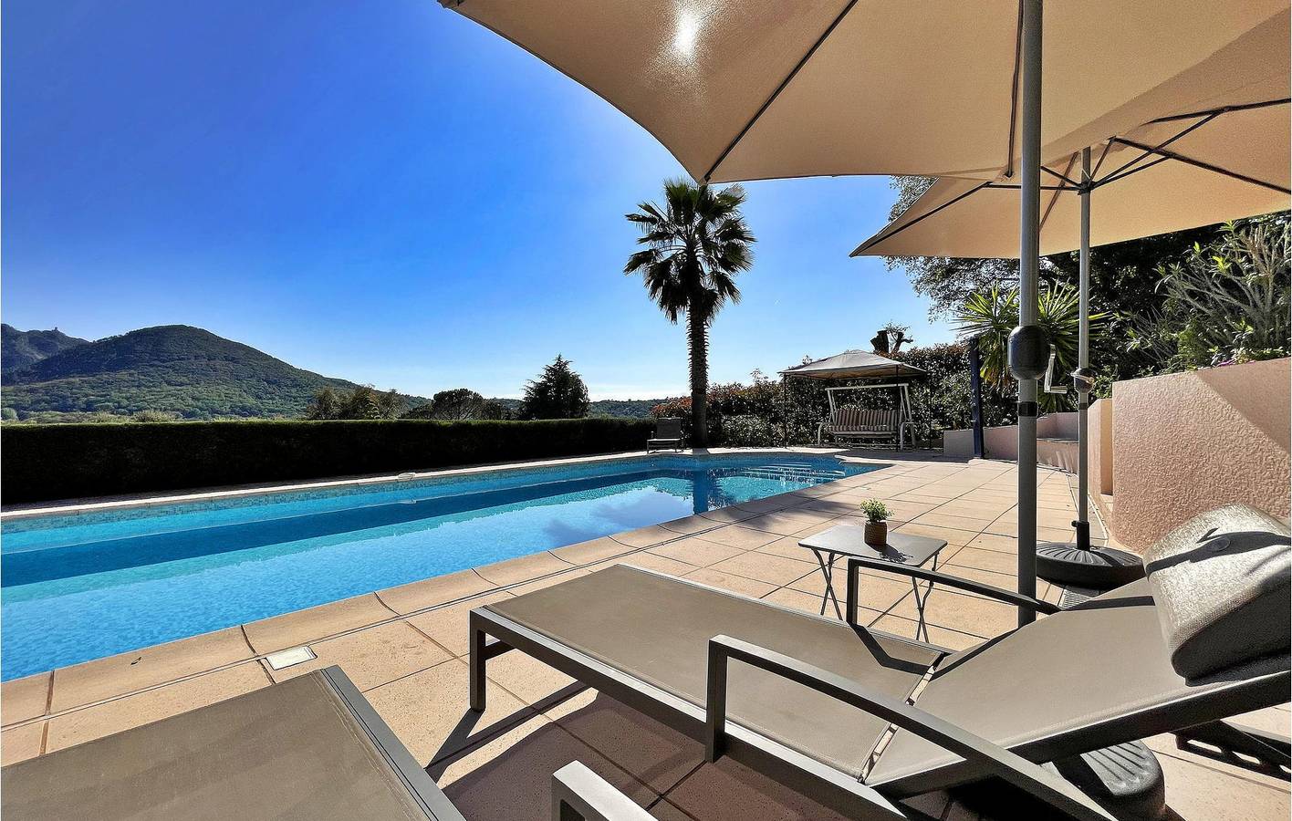 Heated Pool Apartment, AC, Parking, Terrace & Internet | 1km to Les Adrets in Les Adrets-de-l'Estérel, Mediterranean Coast (France)