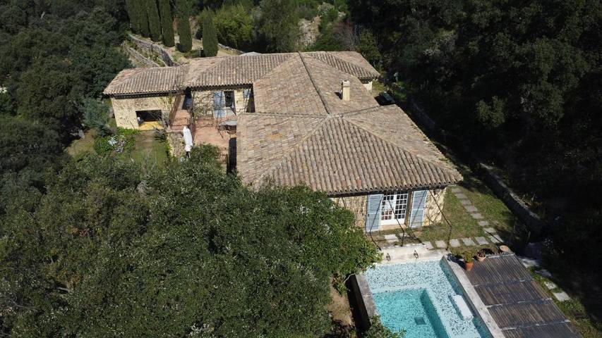 Villa pour 12 personnes, avec sauna et vue ainsi que piscine et terrasse