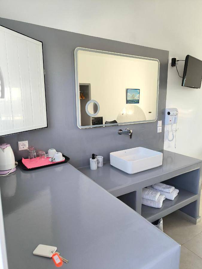 Mary Rooms in Plage d'Perivolos, Perissa