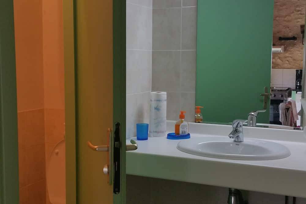 Chambre Orange, Chambres d'Hôtes Saint Roch, piscine couverte chauffée in Tournecoupe, Gers