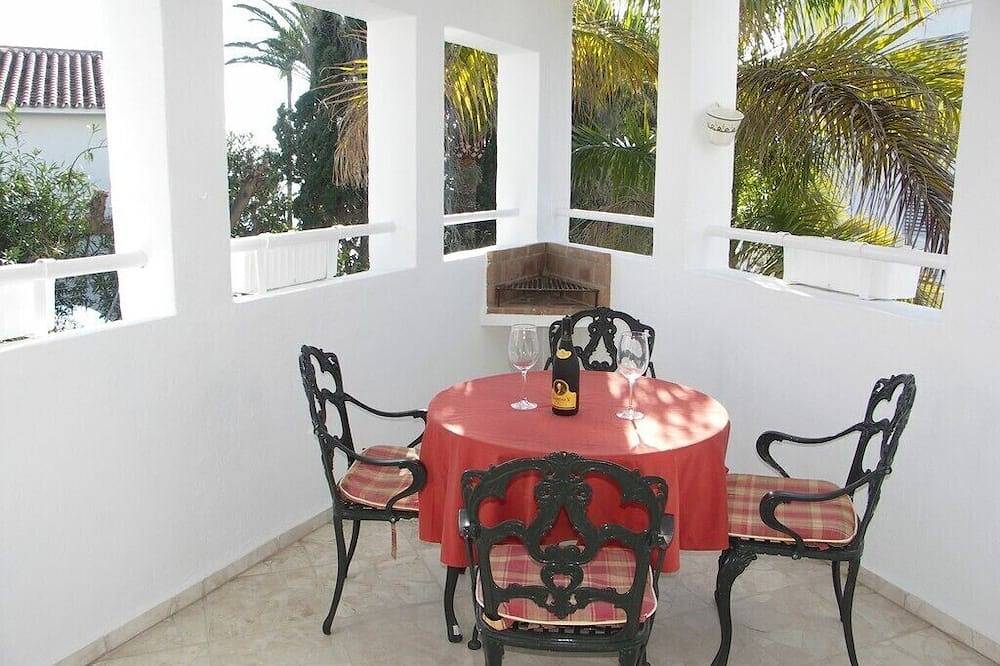 Entire apartment, Central apartment next to the beach in Nerja Centre, Nerja