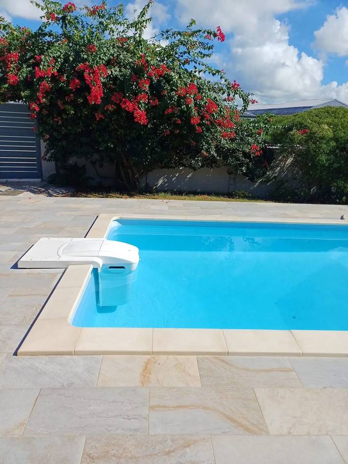 Gîte pour 2 personnes, avec piscine et terrasse à Baie-Mahault - 4