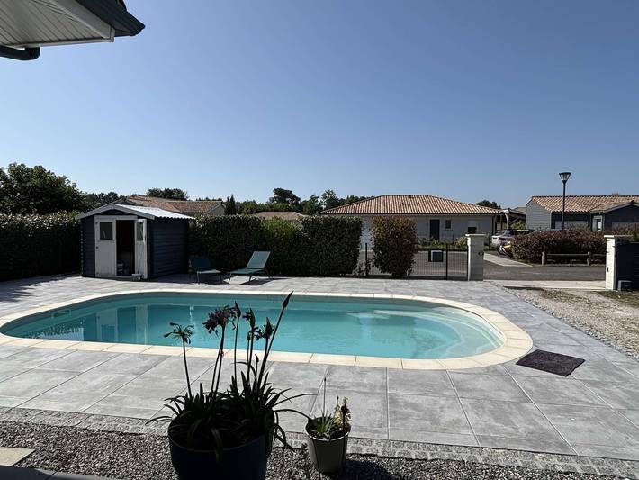 Gîte pour 8 personnes, avec piscine dans Port d'Hourtin