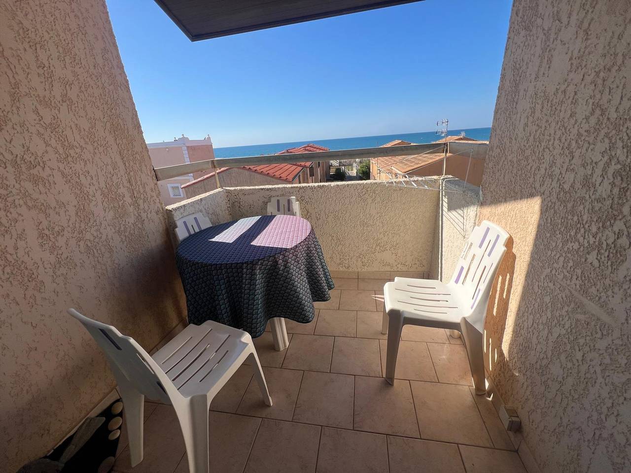 Ganze Wohnung, Wohnung mit Meerblick und Balkon, 300m zum Restaurant in Frontignan in Frontignan, Côte d'Améthyste