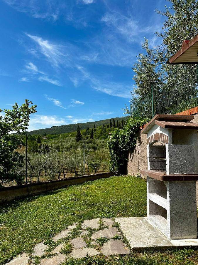 Casa vacanza per 4 persone, con giardino e idromassaggio nonché piscina in Loro Ciuffenna
