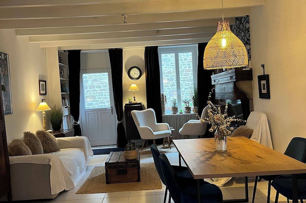 Maison typique rénovée Port Barfleur au calme jardin clos Wifi in Barfleur, Région de Cherbourg