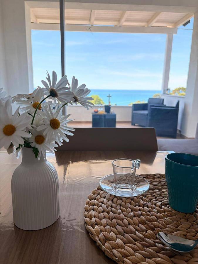 Casa vacanza per 4 persone, con Balcone e Terrazza nonché Panorama a San Menaio