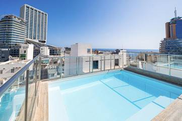Hôtel pour 2 personnes, avec piscine ainsi que terrasse et vue, animaux acceptés à San Giljan