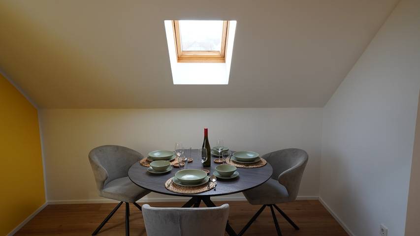Ganze Wohnung, Ferienwohnung 'Honeygreen' in Bodenheim mit Pool, Terrasse und Wlan in Bodenheim, Landkreis Mainz-Bingen