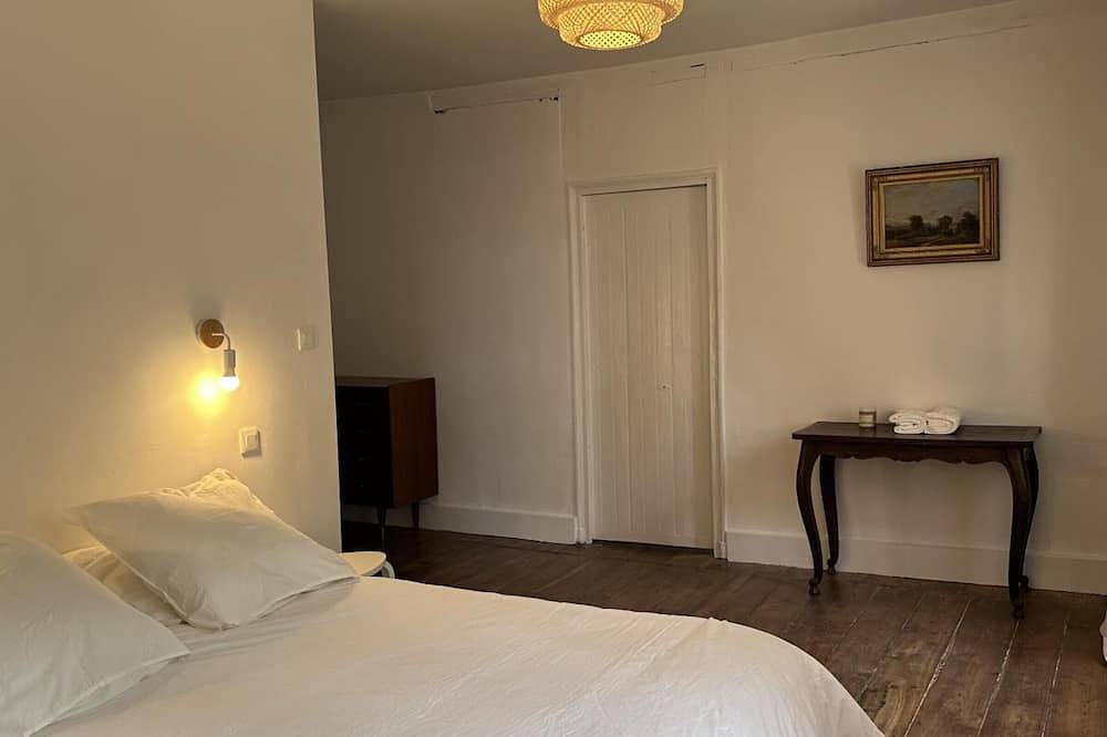 Maison de charme à Jaligny-sur-Besbre, 4 chambres, jardin, draps & ménage inclus in Jaligny-sur-Besbre, Région de Vichy