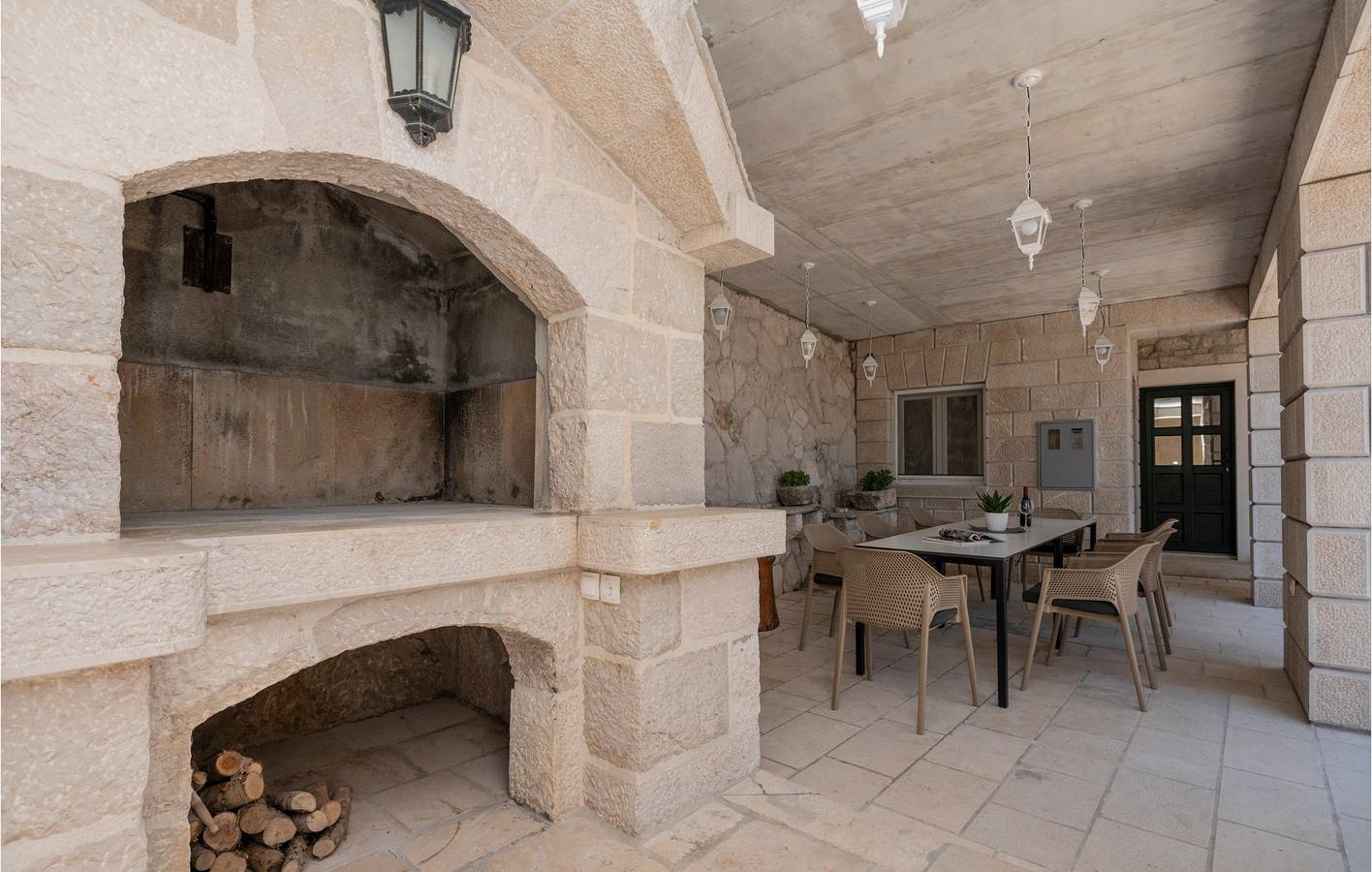 Charmante 225 m² große Wohnung mit Pool, Terrasse und WLAN in Imotski, Makarska Riviera