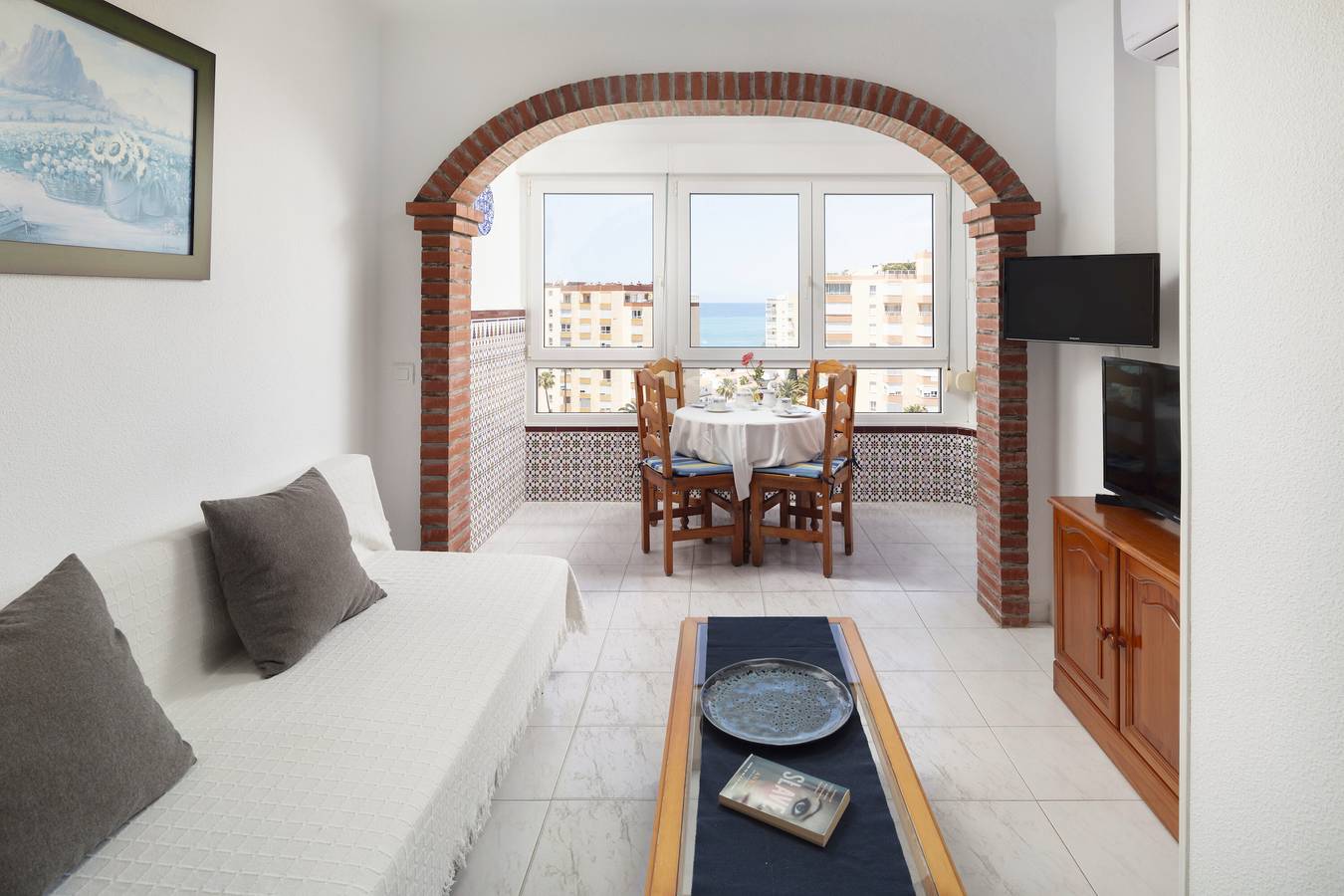Entire studio, Studio Apartment 'Estudio 07-05' with Sea View, Wi-Fi and Air Conditioning in Torrox Costa, Torrox
