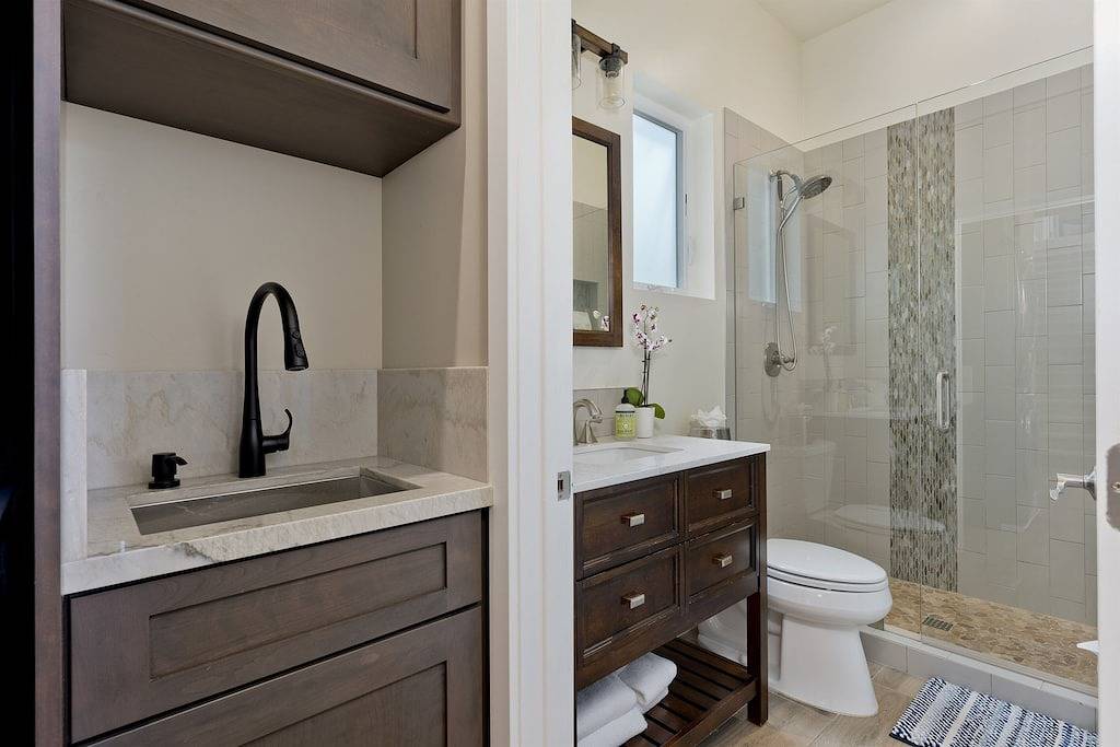 Coastal Escape | 2Br/2B | w/King En-suite + Balconyviews | Deck, Firetable + Bbq in Oceanside, San Diego County