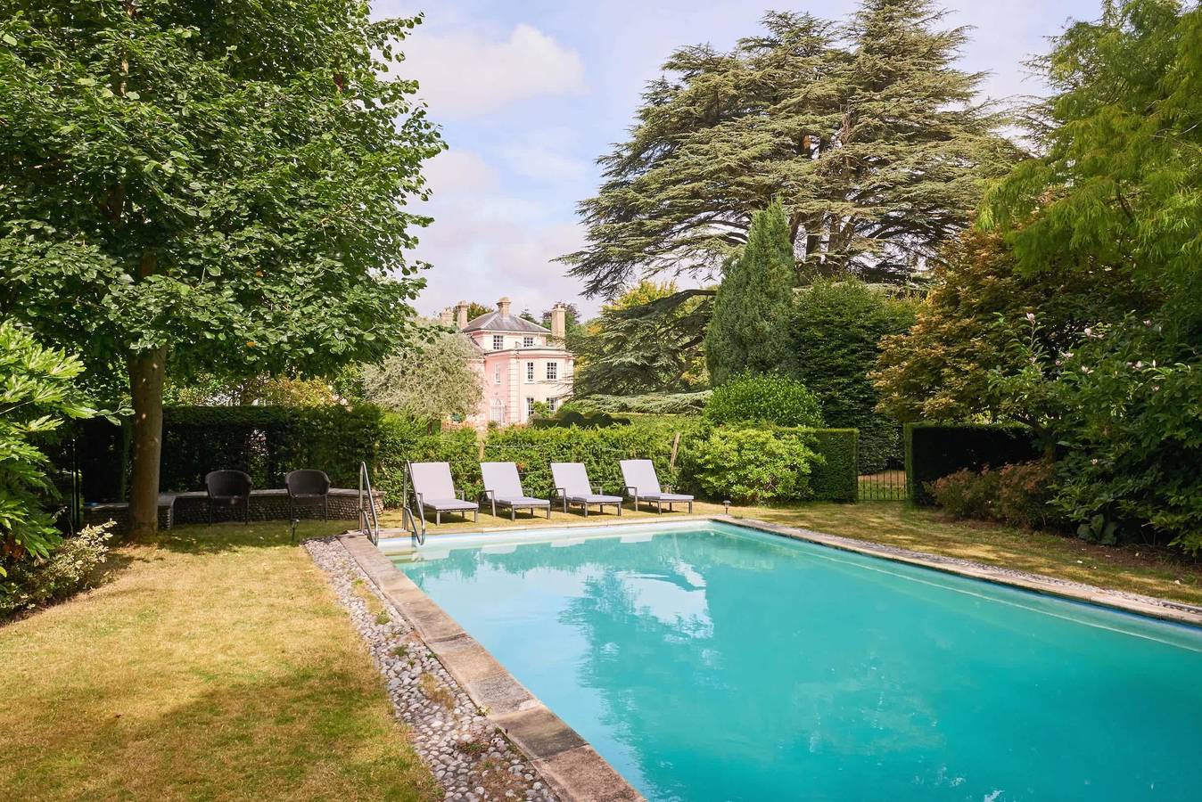 Large Manor House with Pool, Hot Tub & Gardens in Bixley, Norfolk
