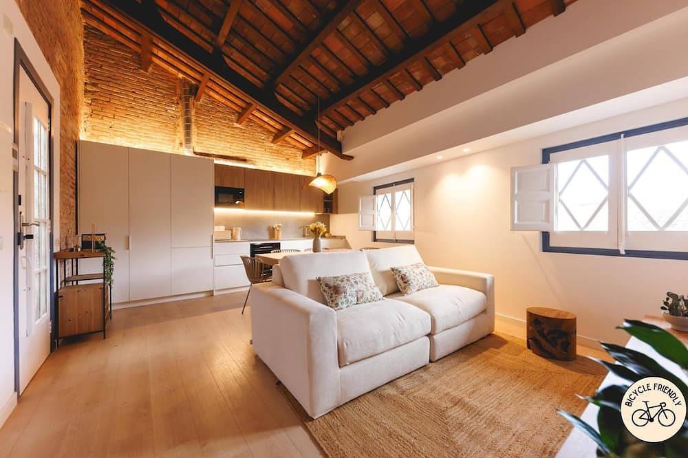 Appartamento intero, Bravissimo St Clara Penthouse 1, with 3-bedrooms, near Plaça de la Independència in Girona, Gironès