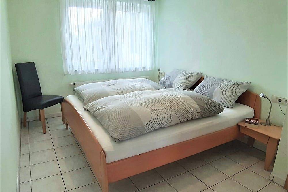 Ganze Wohnung, Gemütliche Ferienwohnung 80qm, mit 2 Schlafräumen in Creglingen, Taubertal