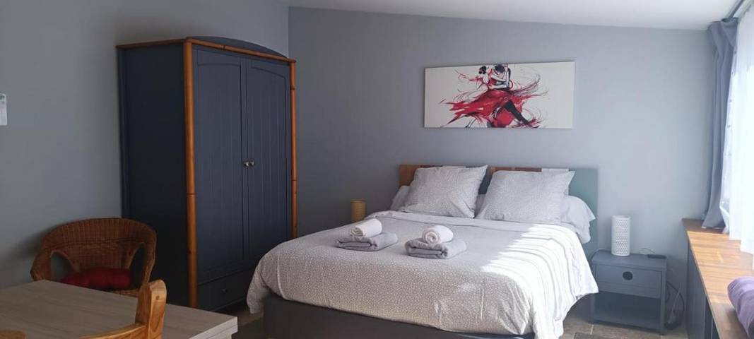 Location de vacances pour 6 personnes, avec Terrasse ainsi que Jardin et Piscine à Cabannes - 2