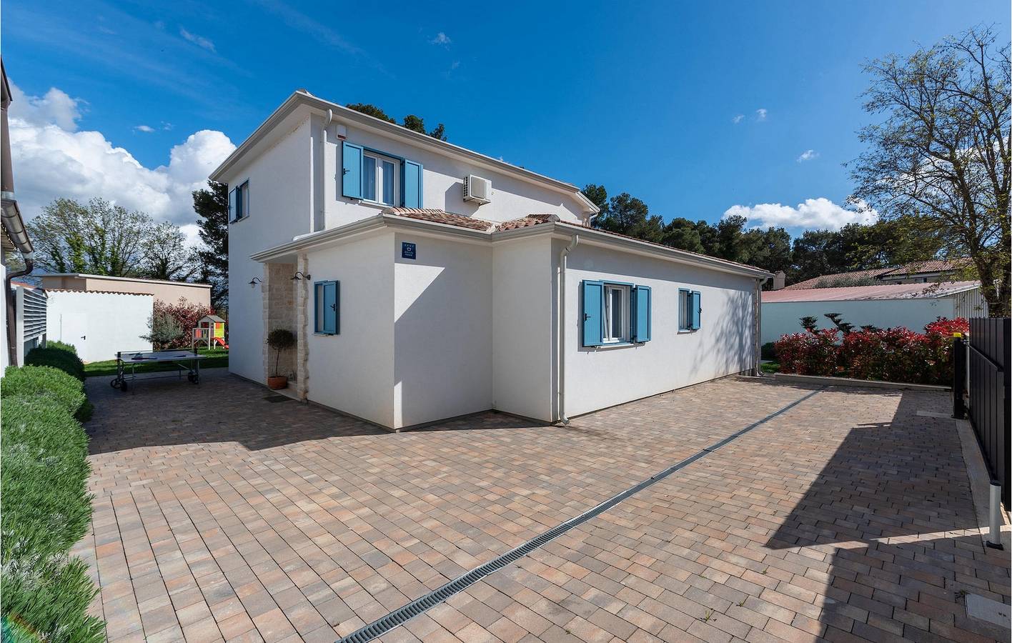 Moderno apartamento de 2 dormitorios con piscina, cerca de una pizzería y del centro de la ciudad in Tar (Croacia), Tar-Vabriga