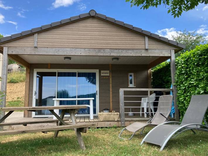 Location de vacances pour 6 personnes, avec vue ainsi que jardin et vue sur le lac, animaux acceptés dans Lac du Laouzas