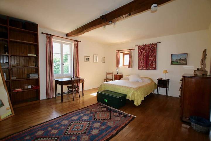 Location de vacances pour 14 personnes, avec jardin, animaux acceptés à Nanteuil-en-Vallée - 2