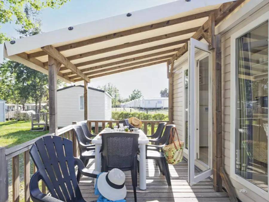 Camping Village Corsaire des 2 Plages - Mobilhome 6 personnes - Mobil-home | Comfort | 3 Ch. | 6 Pers. | Terrasse surélevée in Châtelaillon-Plage, Région de La Rochelle