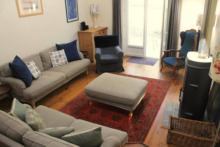 Location de vacances pour 10 personnes, avec terrasse et piscine à Nanteuil-en-Vallée - 3