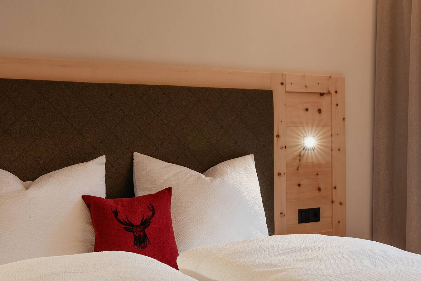 Ganze Wohnung, Apartment 'Weissbrunn Alexander' mit Bergblick, gemeinsamer Terrasse und Wlan in Santa Magdalena (Eisacktal), Villnöß