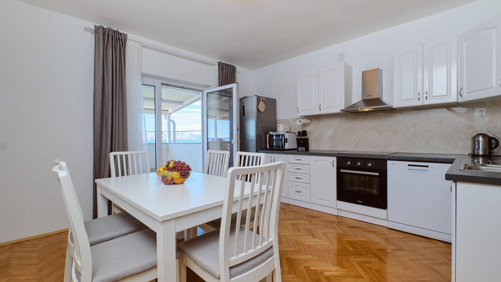 Ganze Wohnung, Apartment Mediera sea view 1 by Villas Guide in Sveti Juraj, Naturpark Velebit