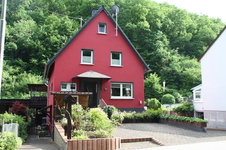 Ferienwohnung für 4 Personen, mit Terrasse und Pool in Idar-Oberstein