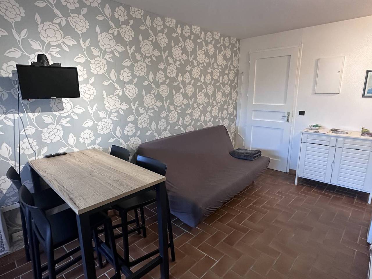 Appartement entier, Confortable T2 Bis aux Issambres avec terrasse et accès piscine et tennis in Roquebrune-sur-Argens, Côte méditerranéenne (France)