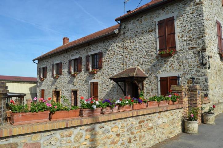 Cottage pour 2 personnes, avec jardin à La Chapelle-Monthodon