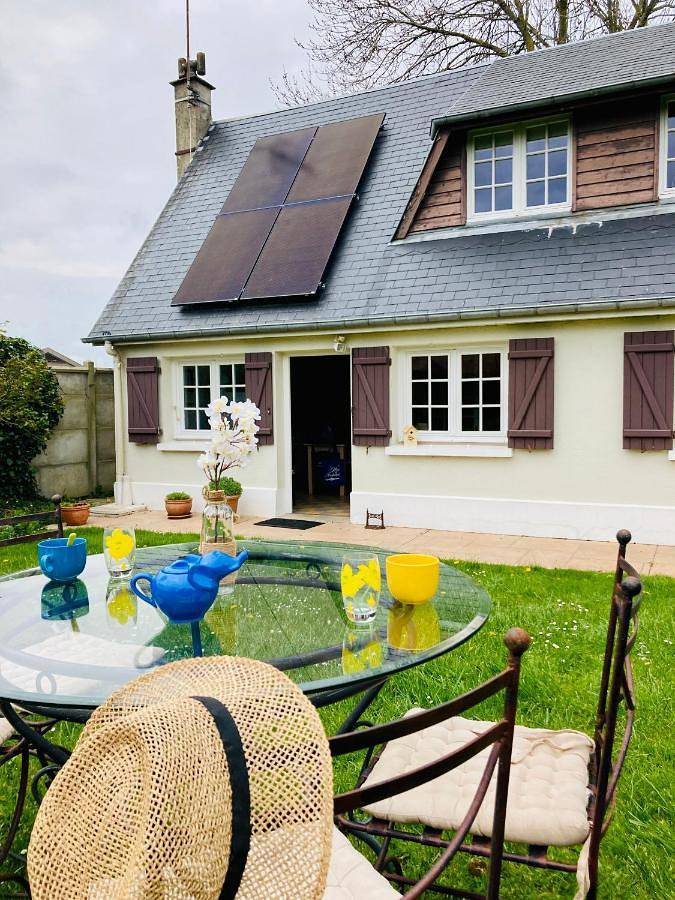 Gîte pour 5 personnes, avec jardin dans Thil-Manneville - 2