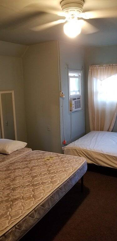 Ganze Wohnung, Upstairs1Brhome in der Nähe von Convcntr Boards & Beach mit Sundeck Smarttv Wifi Dog Friendly in Wildwood, Cape May County