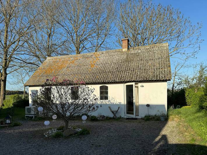 Lantligt gästhus mellan Simrishamn och Skillinge in Österlen