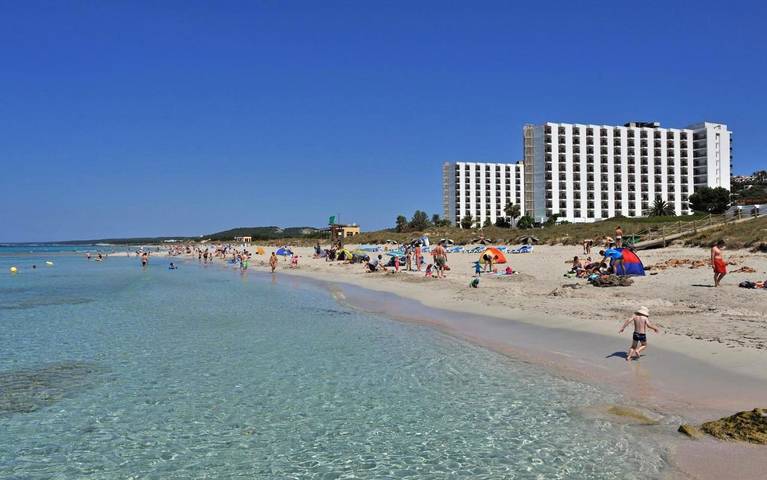 Hôtel pour 4 personnes, avec jardin et piscine ainsi que bassin pour enfant et vue à Son Bou - 3