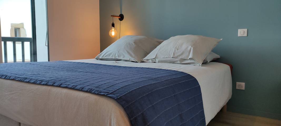 Gîte pour 12 personnes, avec balcon dans Office De Tourisme De Sare