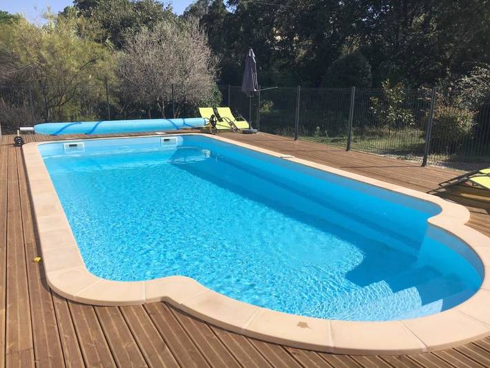 Location de vacances pour 2 personnes, avec Terrasse et Jardin ainsi que Piscine et Vue à Villelongue-dels-Monts