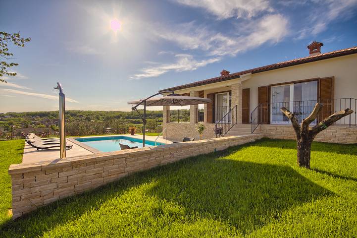Villa pour 6 personnes, avec piscine et jardin ainsi que sauna et terrasse, animaux acceptés à Barban - 4