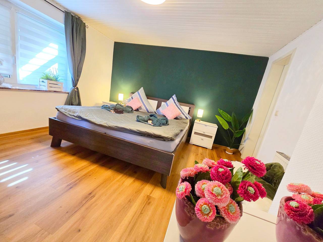 Ganze Wohnung, Ferienwohnung Gartenblick 50qm mit Terrasse, Garten, Kamin und offener Küche mit Theke in Bestwig, Hochsauerlandkreis