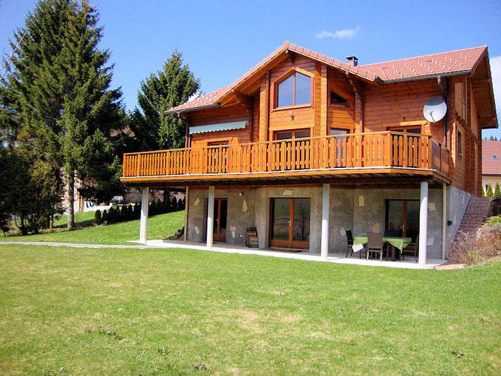 Gîte pour 5 personnes, avec Terrasse et Jardin à Hauterive-la-Fresse