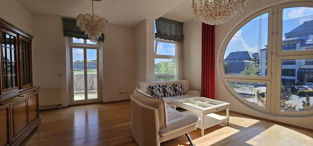 Ganze Wohnung, Apartment „Stadtvilla 4 Zimmer, 2 Bäder, 130 qm“ mit privater Terrasse, Balkon & Wlan in Oldenburg, Niedersachsen