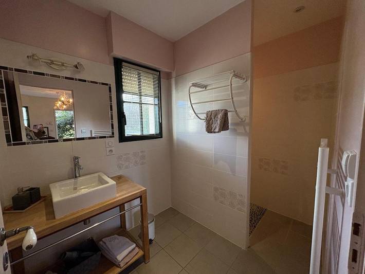 Location de vacances pour 4 personnes, avec terrasse et piscine à Fougères-sur-Bièvre - 2