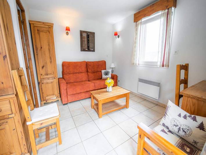 Gîte pour 2 personnes, avec terrasse, adapté aux familles à Aumont-Aubrac - 2