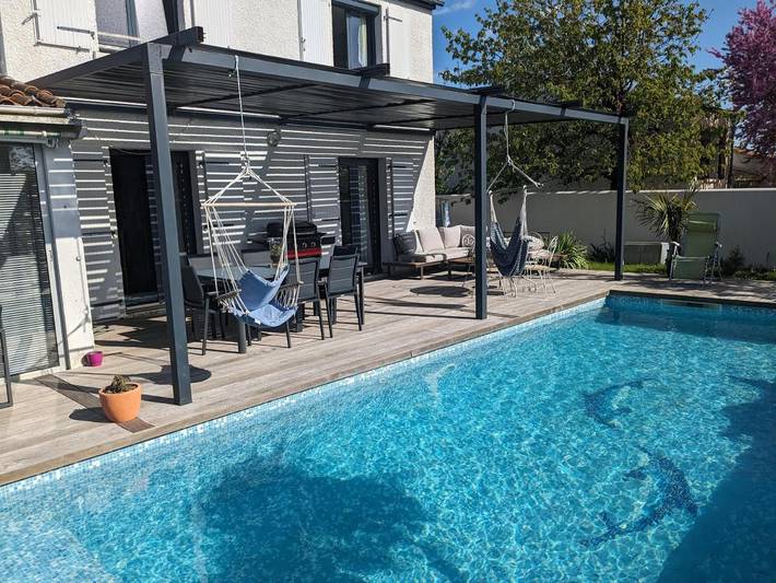 Location de vacances pour 8 personnes, avec Terrasse et Jardin ainsi que Piscine et Vue à Périgny - 2