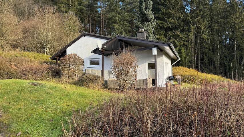 Ferienhaus für 3 Personen, mit Ausblick und Terrasse sowie Garten - 1