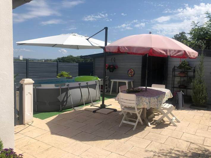 Maison d’hôte pour 2 personnes, avec Terrasse et Jardin ainsi que Bassin pour enfant et Piscine