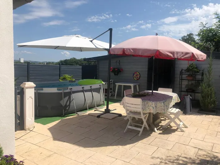 Casa de huéspuedes para 2 personas, con piscina y piscina para niños además de terraza y jardín - 1