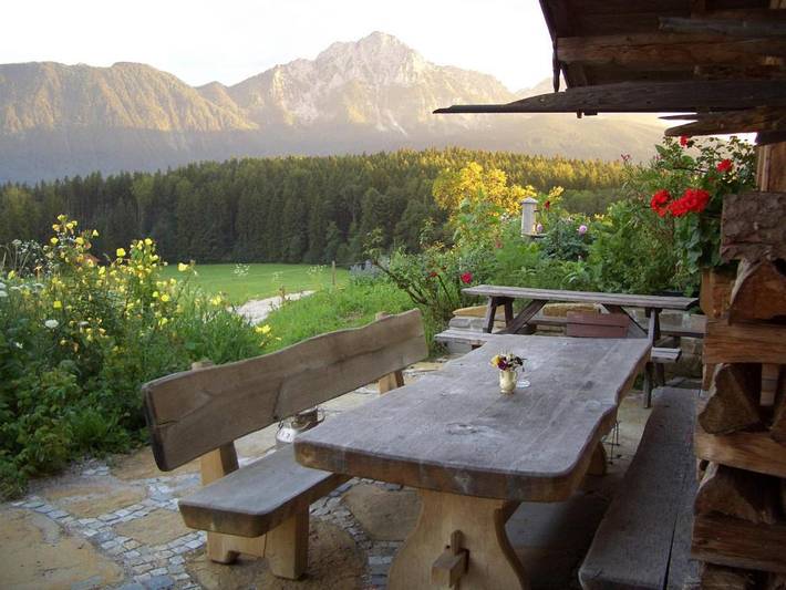 Ganze Ferienwohnung, Huberbauernhof Ferienwohnungen - Ferienzimmer Ramsau 20 qm 2 Personen, Wohnschlafraum, Terrasse in Piding, Bayerische Alpen