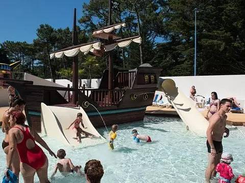 Camping pour 5 personnes à Brem-sur-Mer - 4